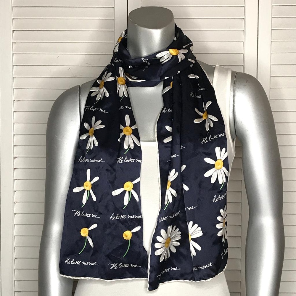 LULU GUINNESS Daisy Flower HE LOVES ME / NOT Scarf